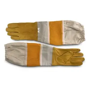 PROTECTIVE GLOVES WITH VENTILATED WRISTS